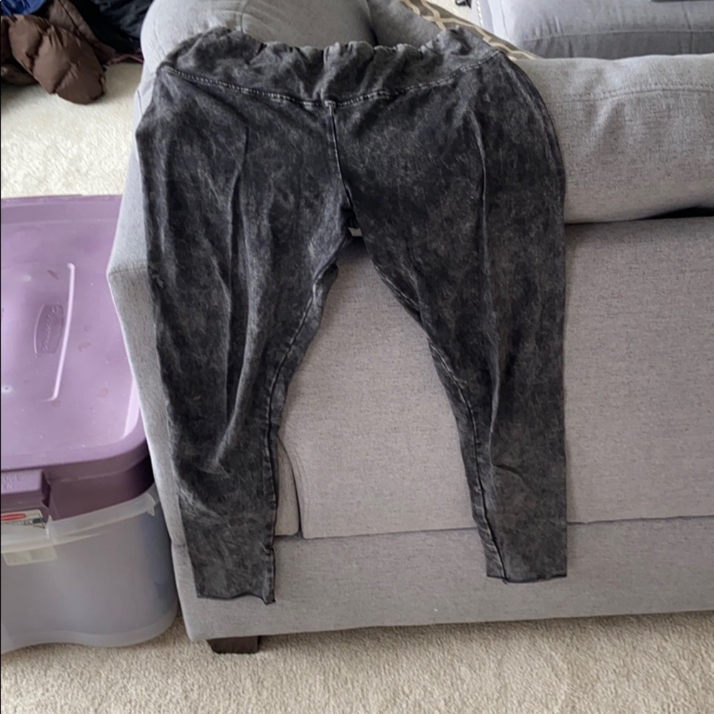 Acid wash black TNA leggings size small